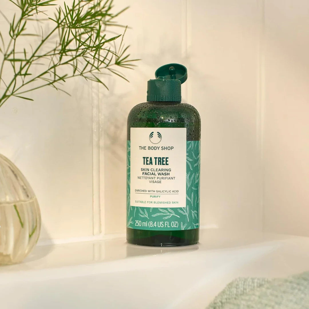 The Body Shop Tea Tree Skin Clearing Facial Wash | Deep Cleanse For Oily Skin (400ml)