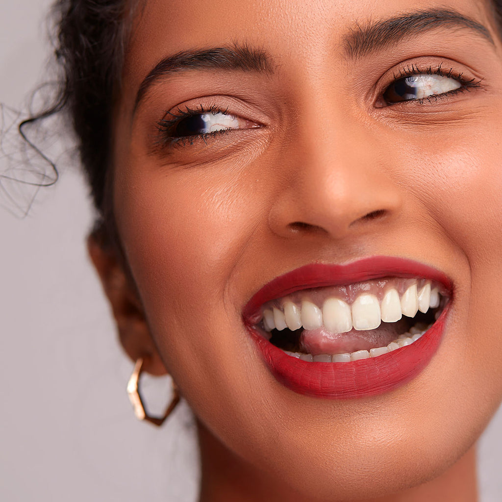 Mamaearth Moisture Matte Longstay Lipstick With Avocado Oil & Vitamin E